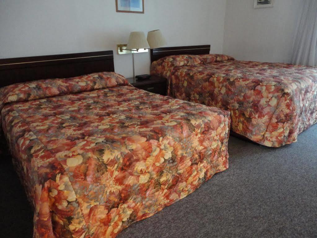 Monashee Motel 시카무스 외부 사진